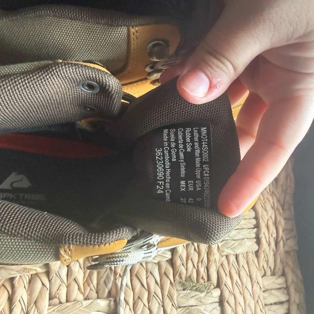 Ozark trail men’s hiking boots - Picture 7 of 8